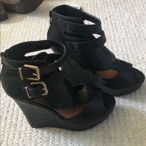 Black wedge booties!